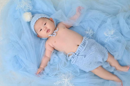 华容宝宝要不要穿袜子